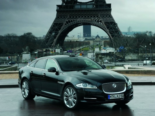 Jaguar XJ: Leichtbau-Limousine mit schwerem Erbe 