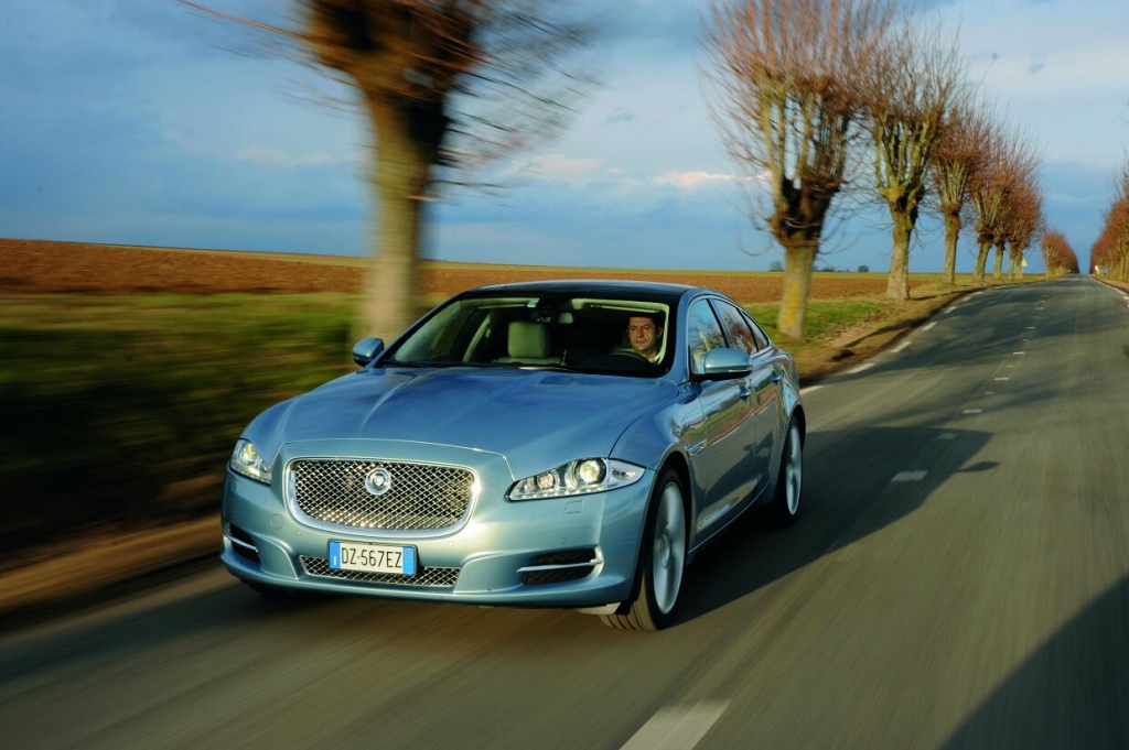 Jaguar XJ: Leichtbau-Limousine mit schwerem Erbe 