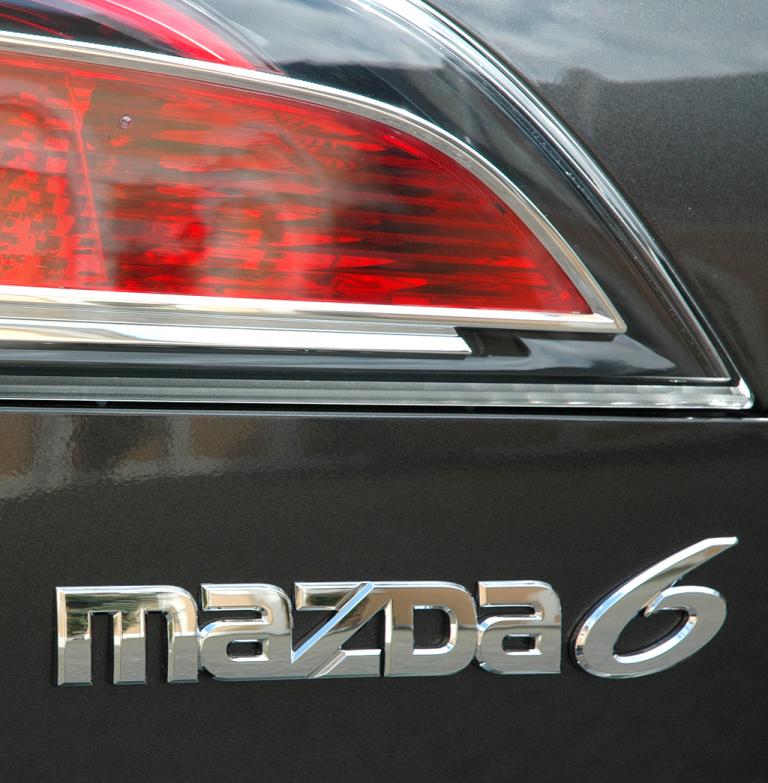 Mazda aktuell: Leuchteinheit hinten mit 6er-Schriftzug. 