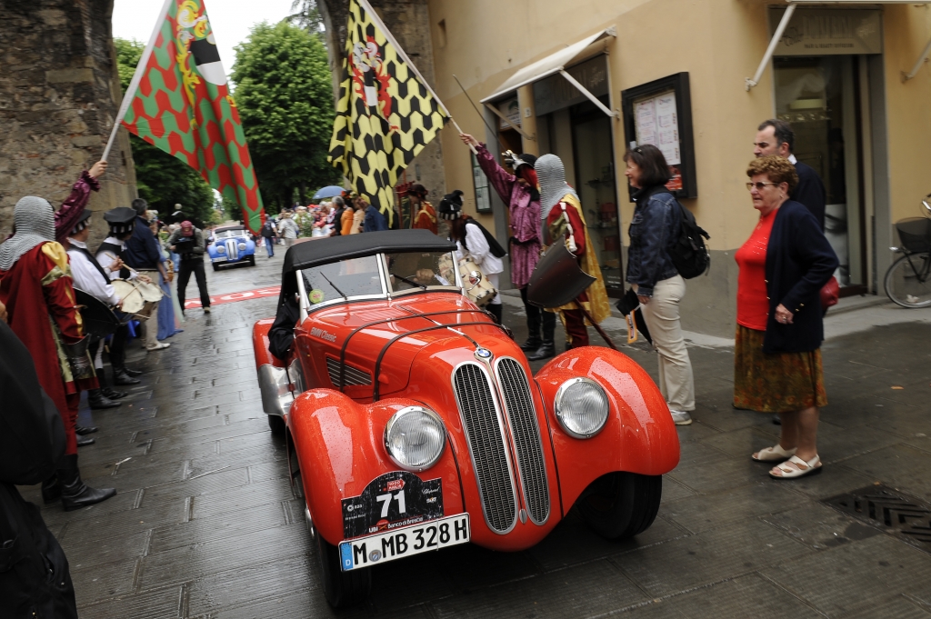 Mille Miglia: Eine kleine Reise um die Welt 