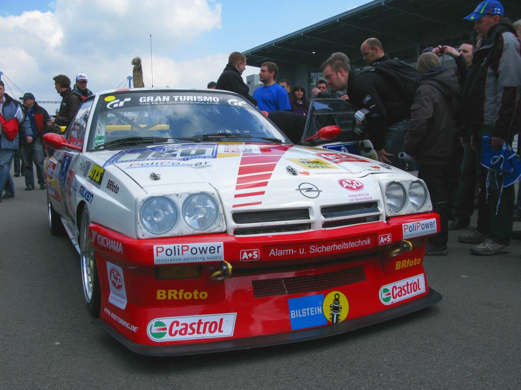 Mit dem Fuchsschwanz beim 24-Stunden-Rennen: Opel Manta B.