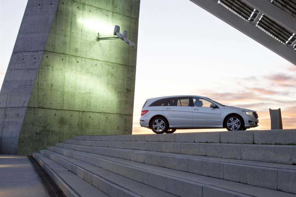 Neu bei Mercedes-Benz: R-Klasse und M-Klasse Grand Edition