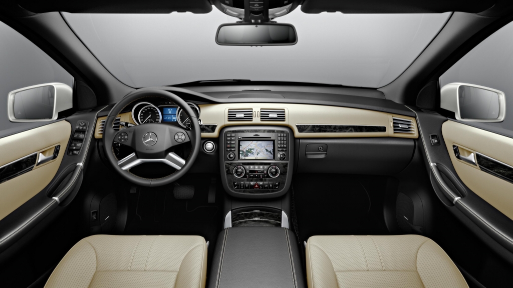 Neu bei Mercedes-Benz: R-Klasse und M-Klasse Grand Edition