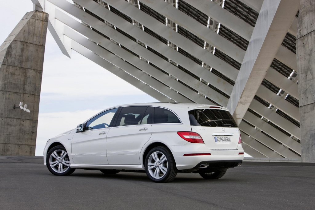 Neu bei Mercedes-Benz: R-Klasse und M-Klasse Grand Edition