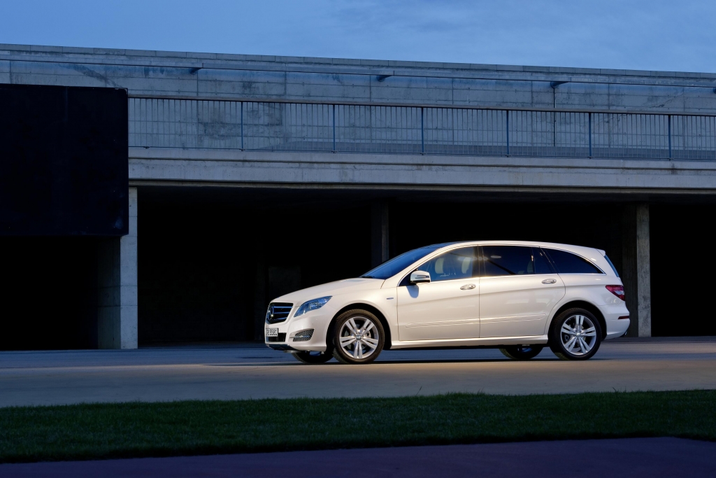 Neu bei Mercedes-Benz: R-Klasse und M-Klasse Grand Edition