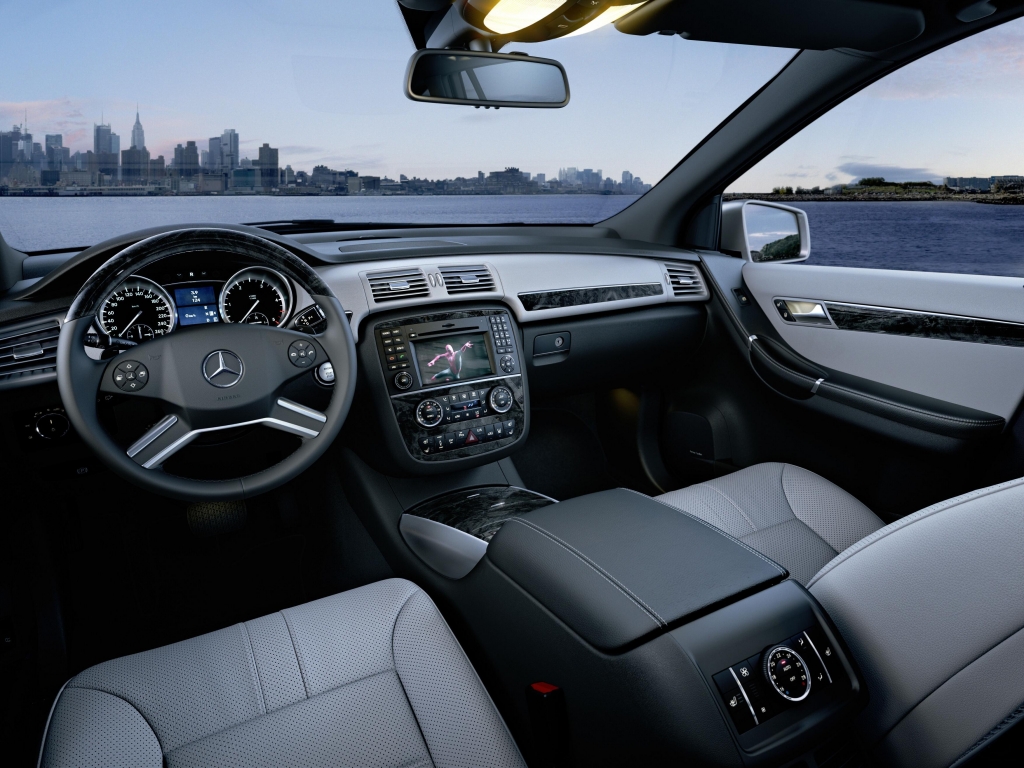 Neu bei Mercedes-Benz: R-Klasse und M-Klasse Grand Edition