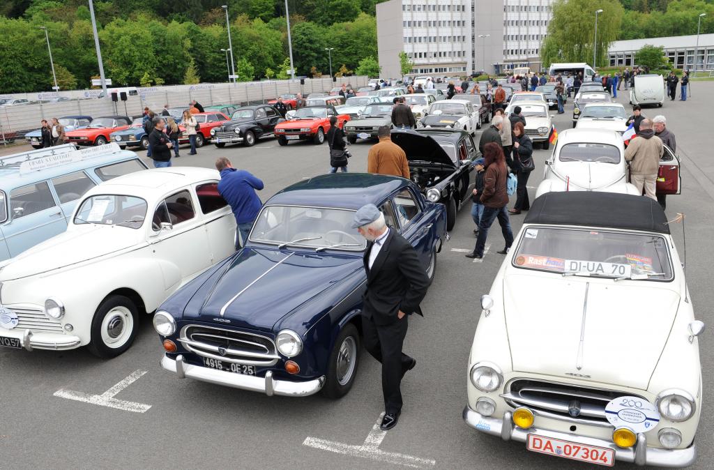 Oldtimertreffen bei Peugeot in Saarbrücken.