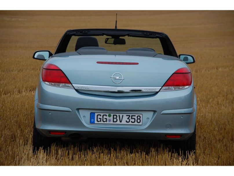 Paris 2010: Weltpremiere des Opel Astra Sports Tourer