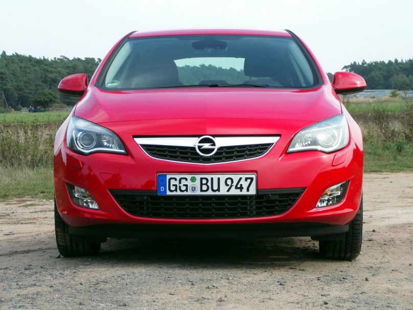 Paris 2010: Weltpremiere des Opel Astra Sports Tourer