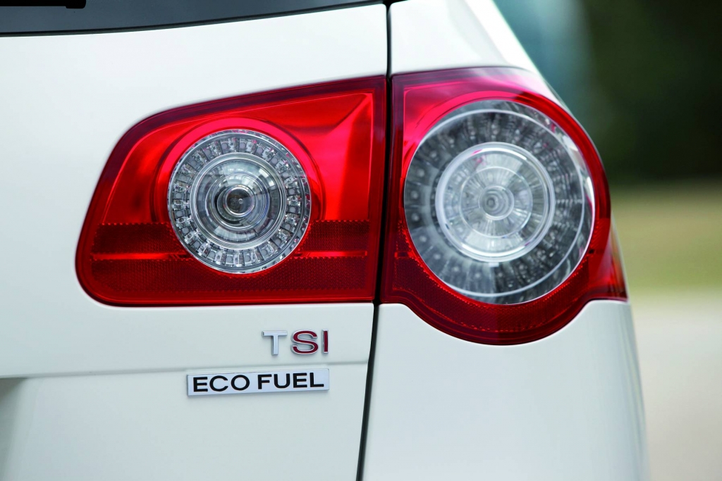 Passat TSI EcoFuel - das sauberste 5-Sterne-Auto im EcoTest. 