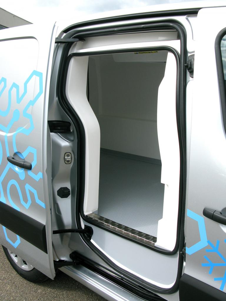 Peugeot Professional: Der Nutzraum hinten dient für Transporte von Frischprodukten. 
