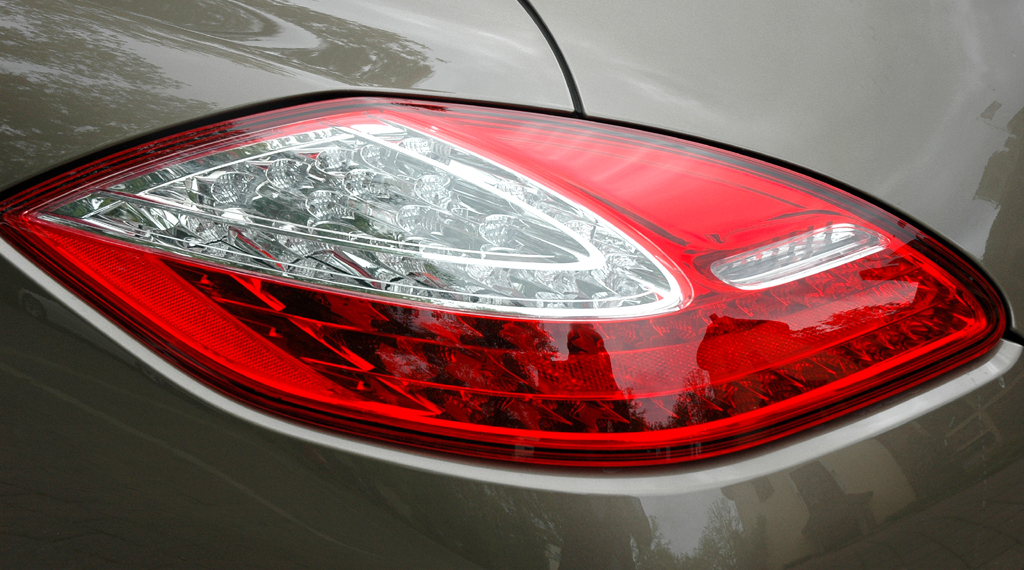 Porsche Panamera Sechszylinder: Leuchteinheit hinten. 