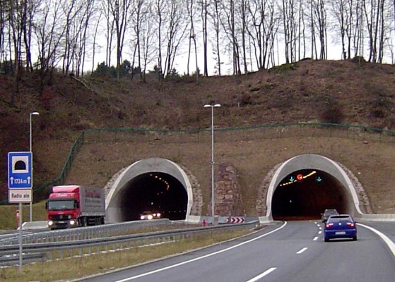 Ratgeber Urlaub: Obacht bei Tunneldurchfahrten 