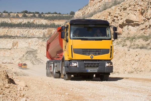 Renault Trucks bietet ''Optitrack'' als Allrad-Alternative