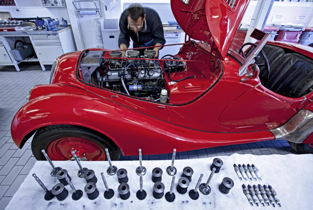 Restaurierung in der Kundenwerkstatt von BMW Classic.