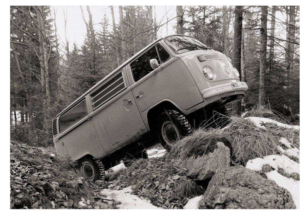 Schon Mitte der 70er-Jahren dient ein T2 als Entwicklungsträger zum allradangetriebenen VW Bus. 