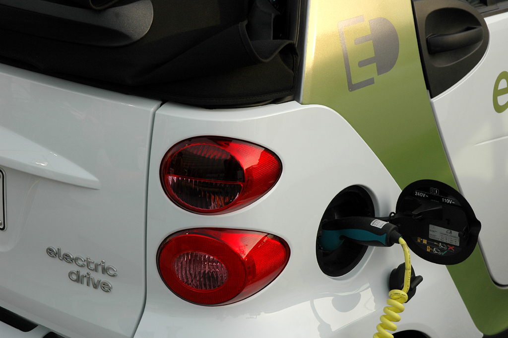 Smart Urban Stage: An der Steckdose aufladbarer Fortwo Electric Drive. 