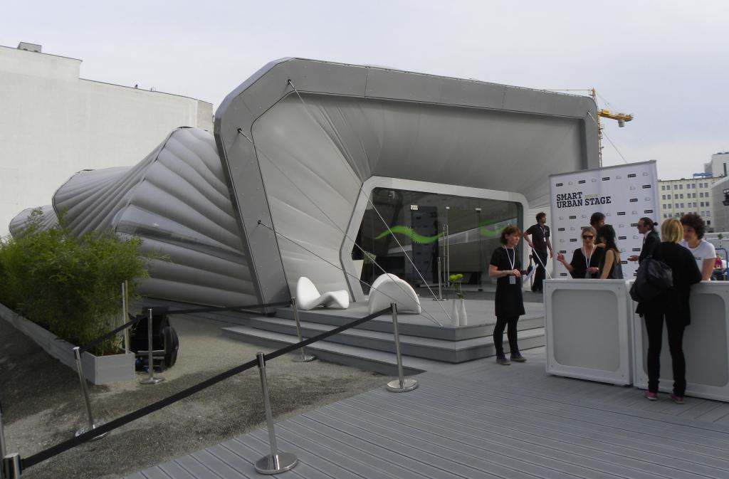 Smart Urban Stage in Berlin: Ab Sonnabend, 8. Mai 2010, offen für Besucher.