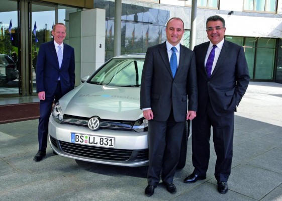 Spanischer Minister erlebt Volkswagen elektrisch