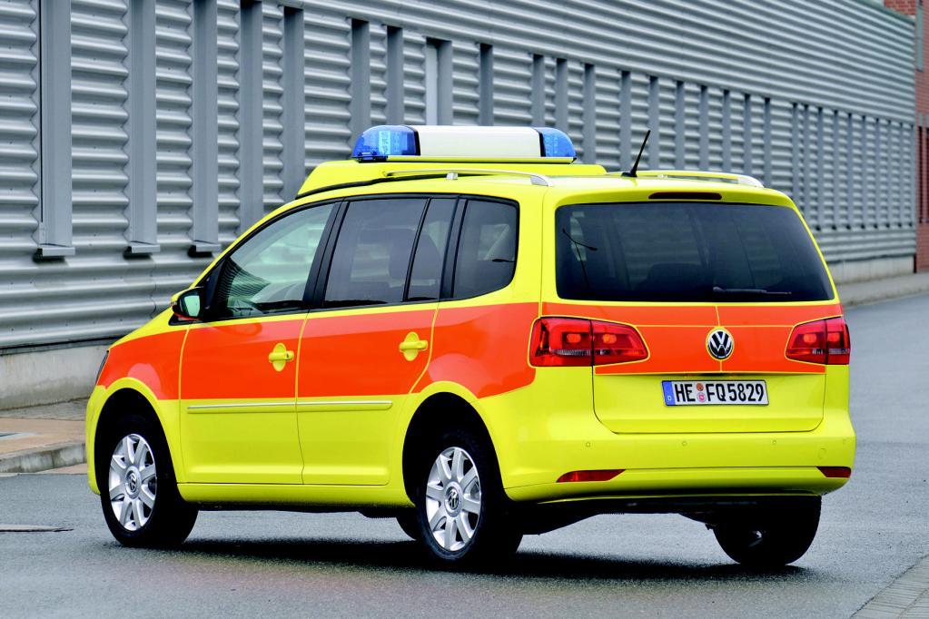Studie: Volkswagen Touran als Notfalleinsatzfahrzeug.