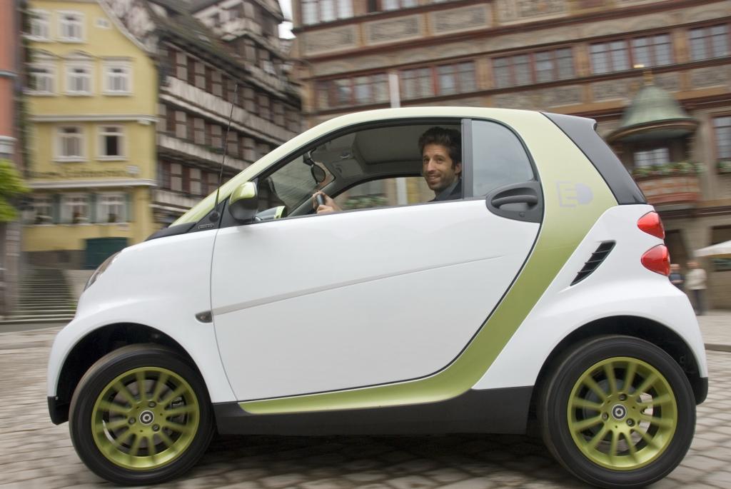 Tübingens Oberbürgermeister fährt Elektro-Smart