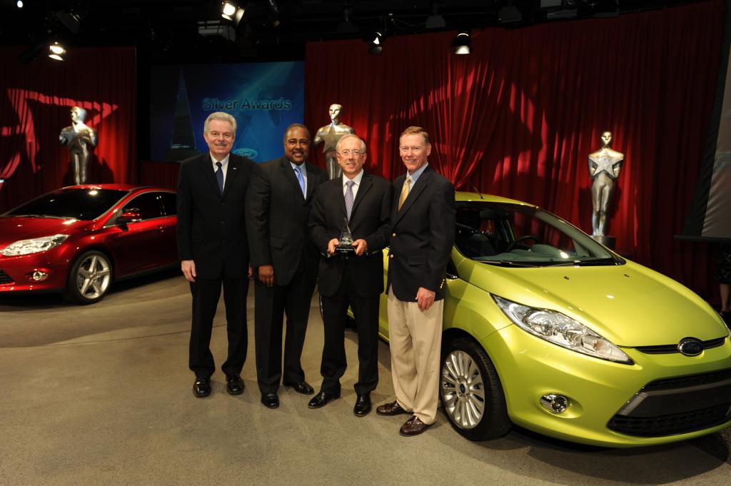 TRW erhält zwei ''World Excellence Awards'' von Ford
