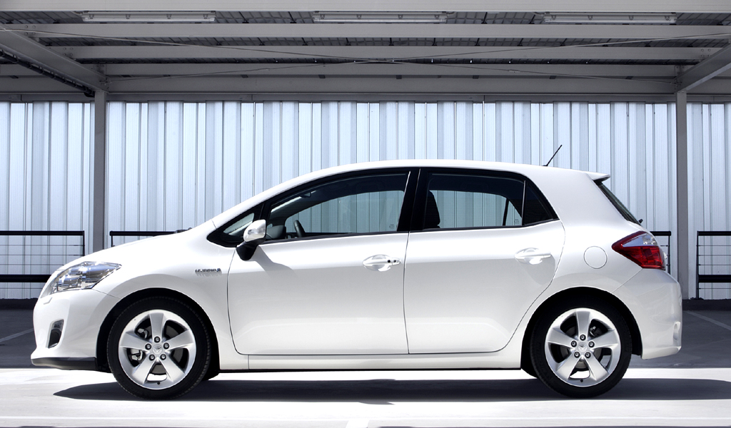 Toyota Auris Hybrid: Seitenansicht. 