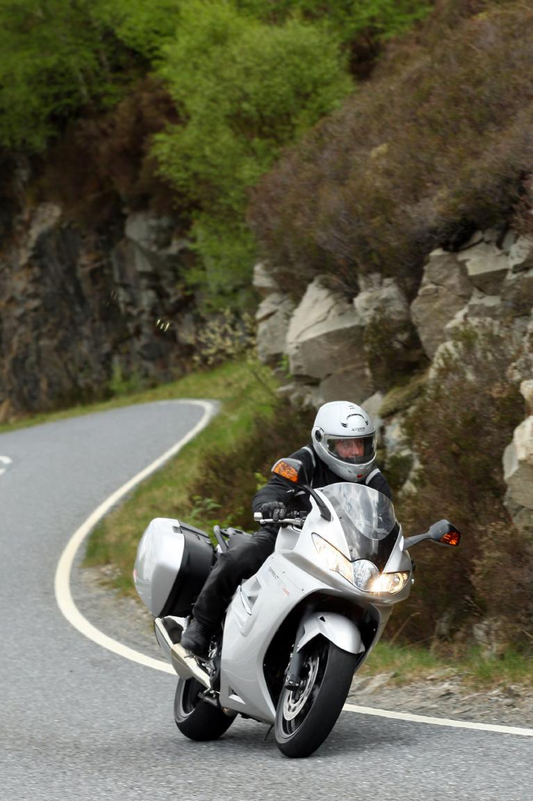 Triumph Sprint GT: Solid Rock 