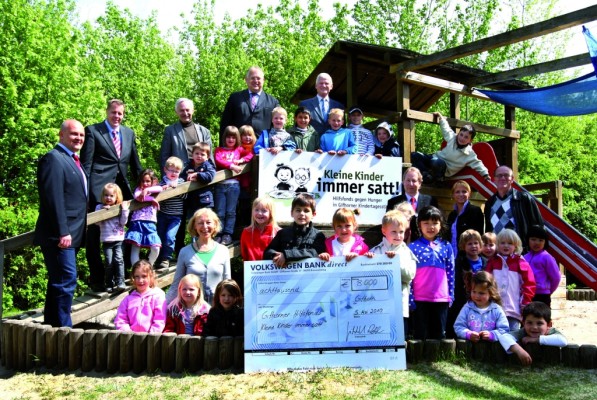 Volkswagen-Mitarbeiter spenden 8000 Euro an ''Kleine Kinder immer satt''