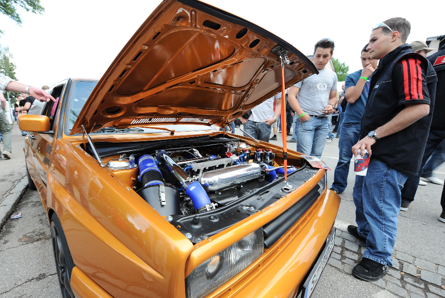 Wörthersee 2010: Der See rief, Fans und Girls kamen