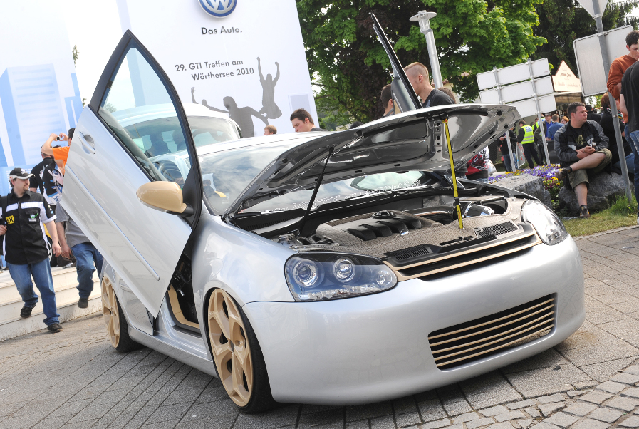 Wörthersee 2010: Der See rief, Fans und Girls kamen