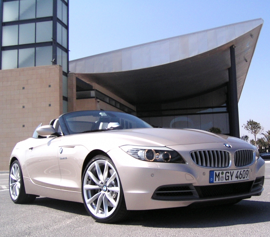 Wenn Frauen (Männer-)Autos entwerfen: BMW-Z4-Roadster offen.