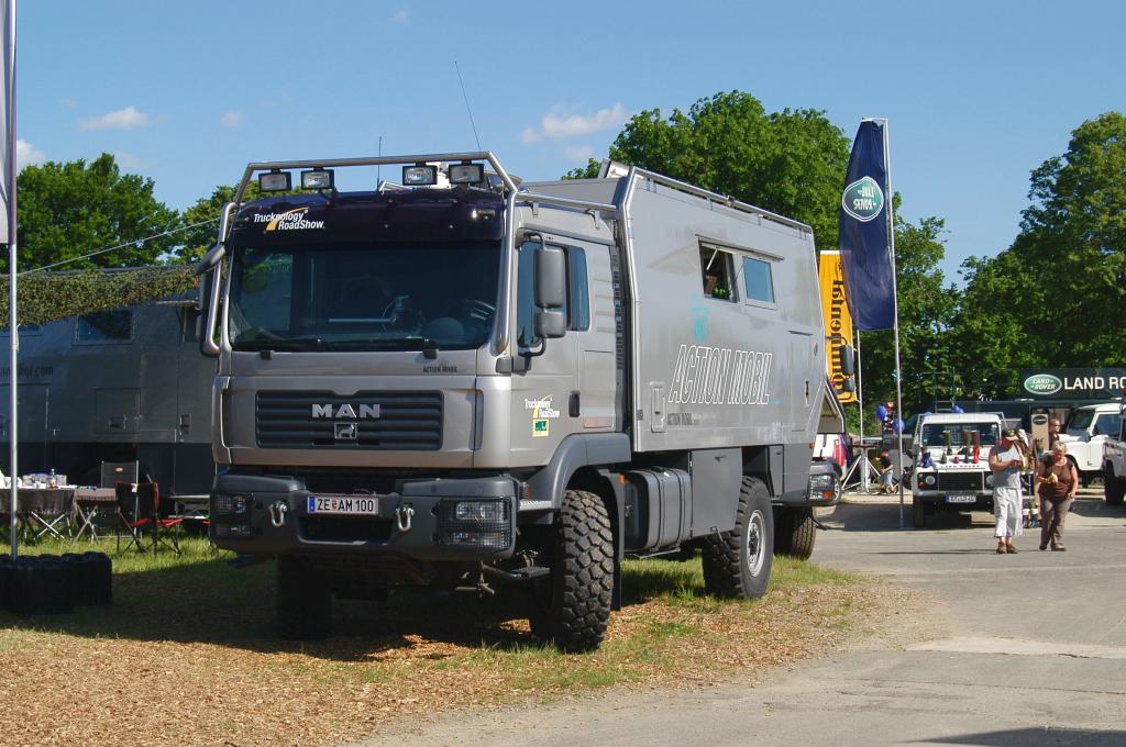 Abenteuer Allrad: Allrad-Lkw von MAN mit Action Mobil-Fernreiseaufbau.