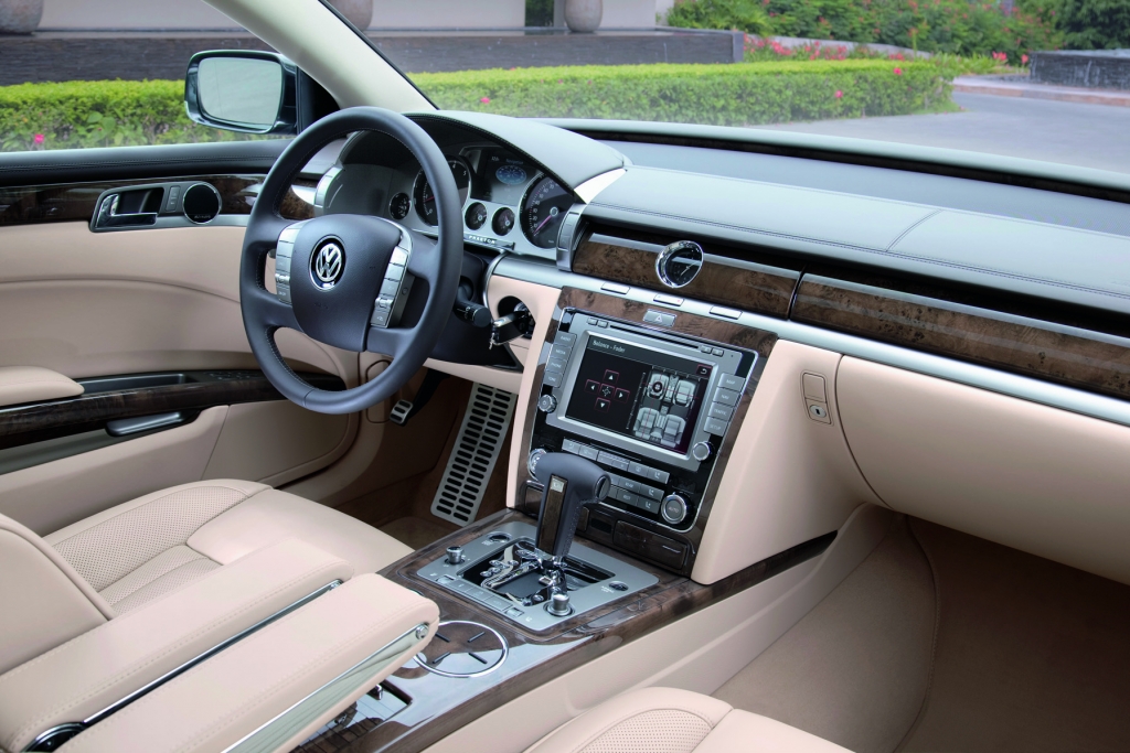 Auch der neue Phaeton spricht jetzt Chinesisch