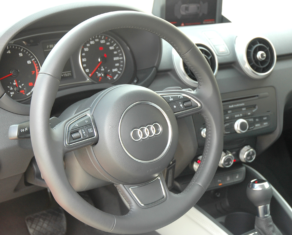 Audi A1: Blick ins Cockpit. 