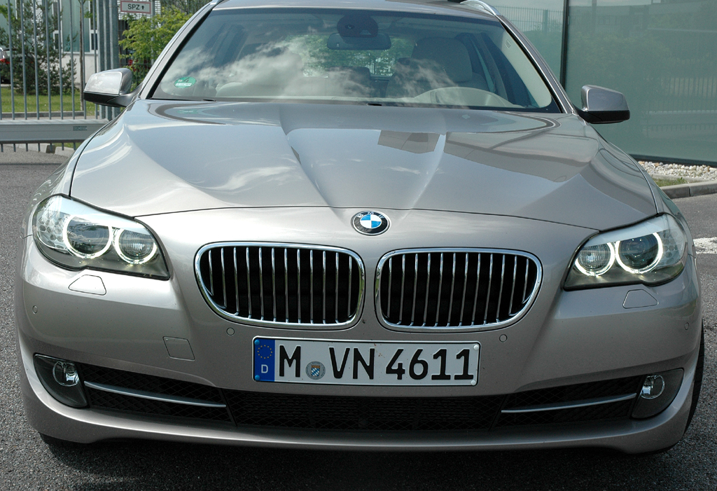 BMW 5er Touring: Frontansicht. 
