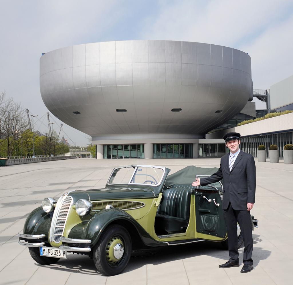 BMW bietet Stadtrundfahrt im Klassiker an