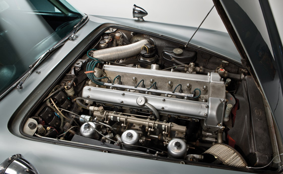 Das ultimative James Bond Gefühl erwünscht? Ersteigern Sie sich den Bond Aston Martin DB5