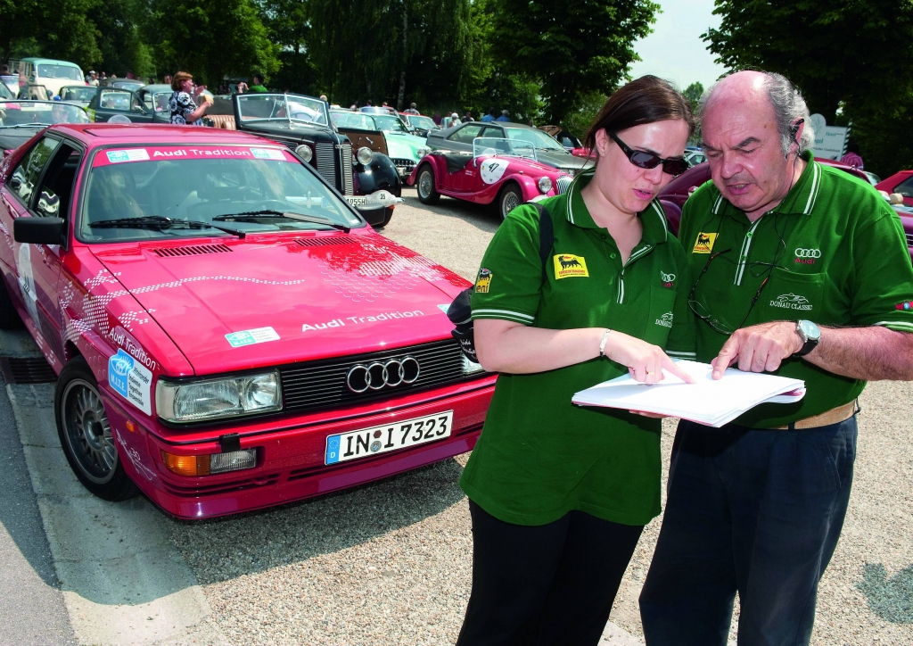 Der mehrfache Mille Miglia Sieger Luciano Viaro mit seiner blinden Beifahrerin Daniela Fiordalisi am Audi Urquattro. 