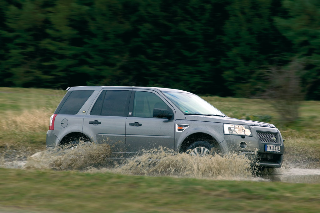 Die 2007 präsentierte zweite Auflage des Land Rover Freelander fährt in der Erfolgsspur. Nur drei Jahre nach der Markteinführung wurde jetzt der Freelander 2 mit der Produktionsnummer 200 000 gebaut.