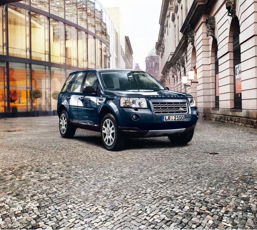 Die 2007 präsentierte zweite Auflage des Land Rover Freelander fährt in der Erfolgsspur. Nur drei Jahre nach der Markteinführung wurde jetzt der Freelander 2 mit der Produktionsnummer 200 000 gebaut.