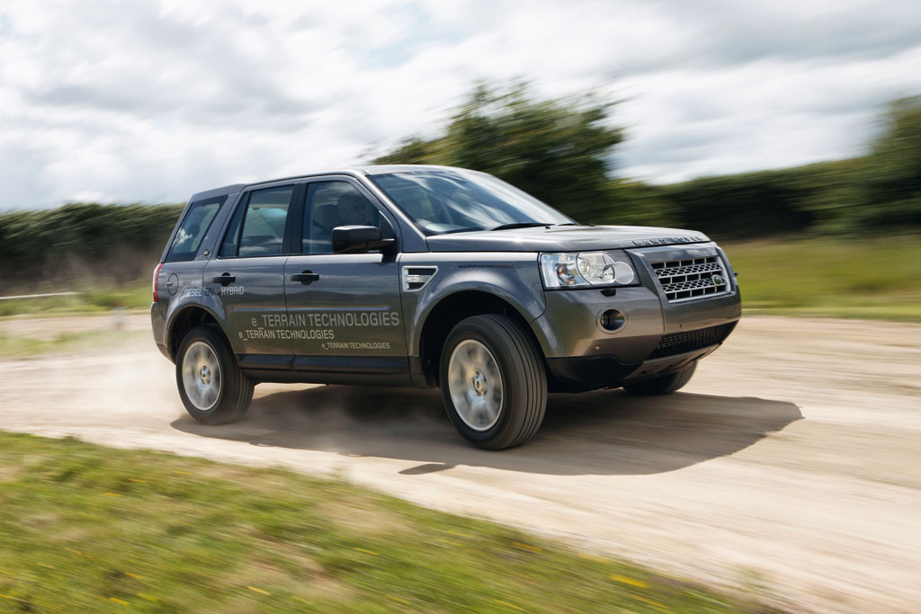 Die 2007 präsentierte zweite Auflage des Land Rover Freelander fährt in der Erfolgsspur. Nur drei Jahre nach der Markteinführung wurde jetzt der Freelander 2 mit der Produktionsnummer 200 000 gebaut.
