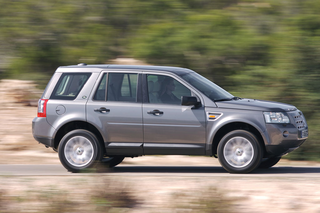Die 2007 präsentierte zweite Auflage des Land Rover Freelander fährt in der Erfolgsspur. Nur drei Jahre nach der Markteinführung wurde jetzt der Freelander 2 mit der Produktionsnummer 200 000 gebaut.