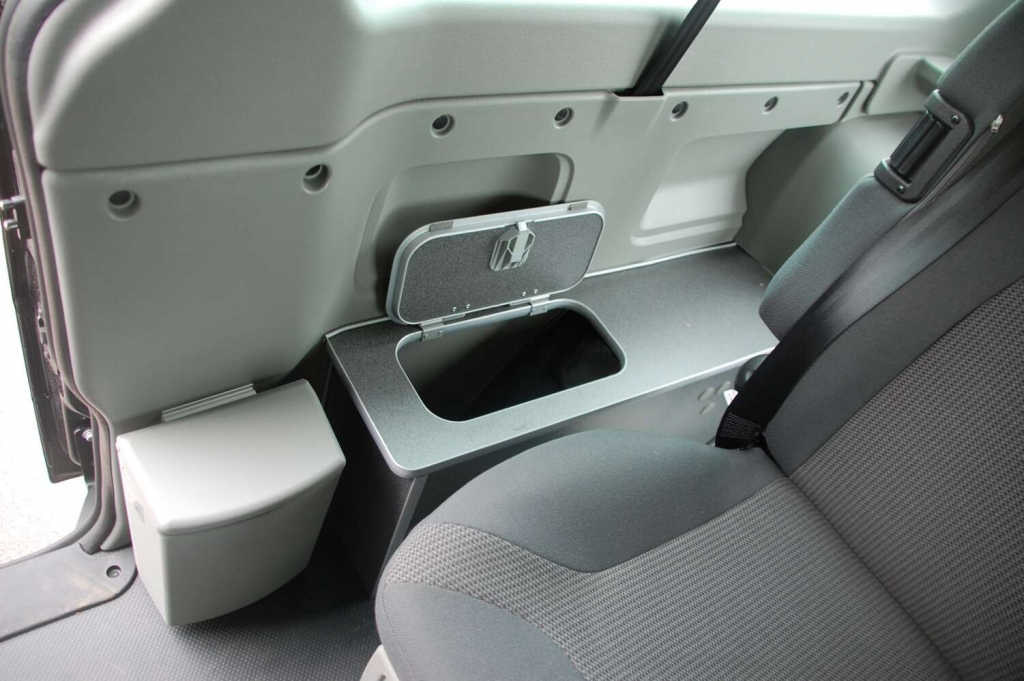 Duell der Großraumvans: VW Multivan Comfortline 2.0 TDI vs. Opel Vivaro Life Cosmo 2.5 CDTI