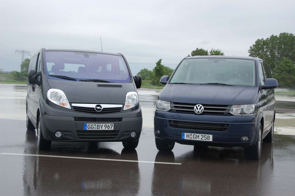 Duell der Großraumvans: VW Multivan Comfortline 2.0 TDI vs. Opel Vivaro Life Cosmo 2.5 CDTI