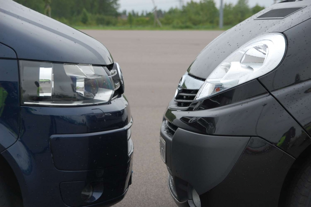 Duell der Großraumvans: VW Multivan Comfortline 2.0 TDI vs. Opel Vivaro Life Cosmo 2.5 CDTI