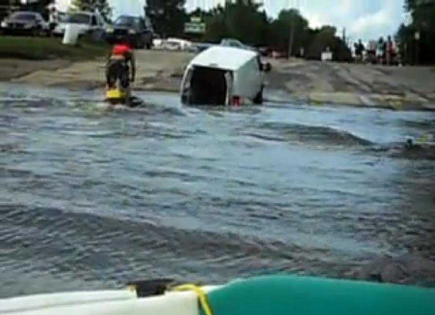 Dumm und Dümmer: Wie man einen Jet-Ski NICHT einladen sollte