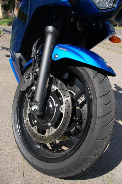 Fahrbericht Yamaha XJ6 Diversion F ABS: Kurvenspaß und Alltagsroutine