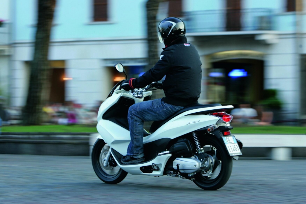 Honda PCX: Erster Roller mit Leerlaufabschaltung erhältlich 
