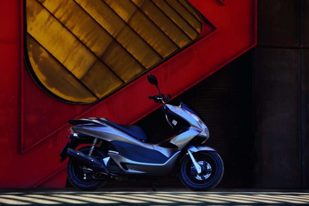 Honda PCX: Erster Roller mit Leerlaufabschaltung erhältlich 
